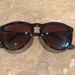 Erika Ray-Ban like new. No scratches.